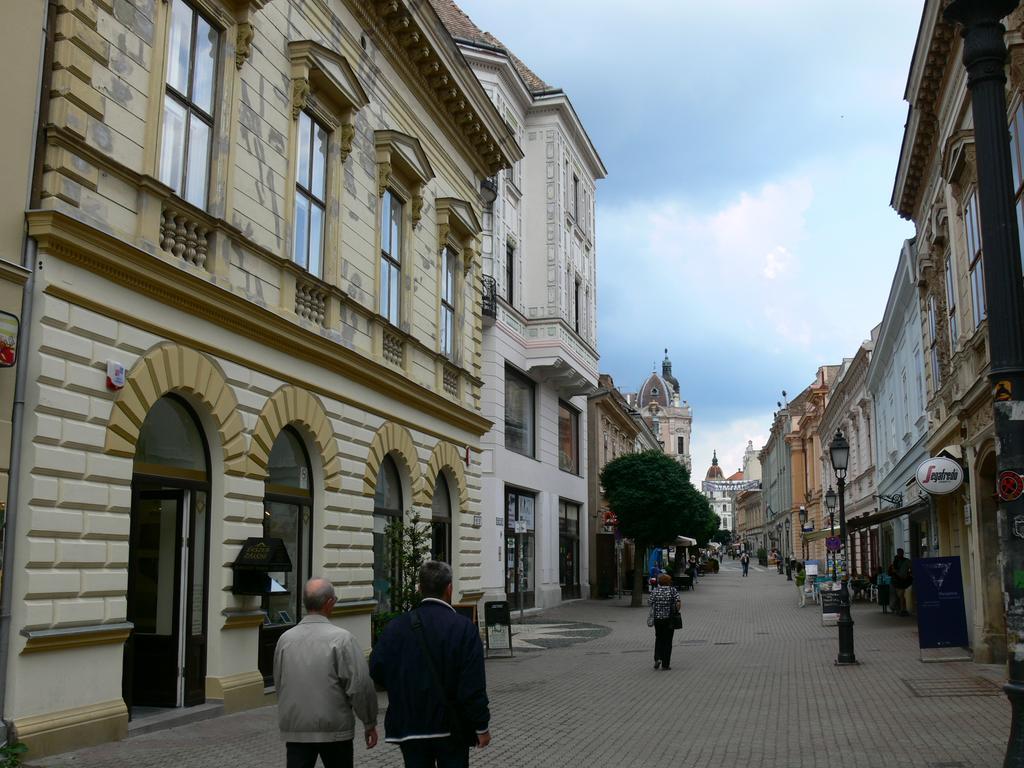 Sunny City Center Pécs Zewnętrze zdjęcie